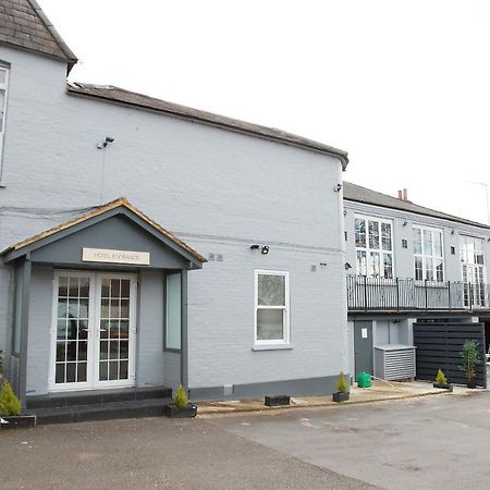 Hampton Court Hotel East Molesey Esterno foto
