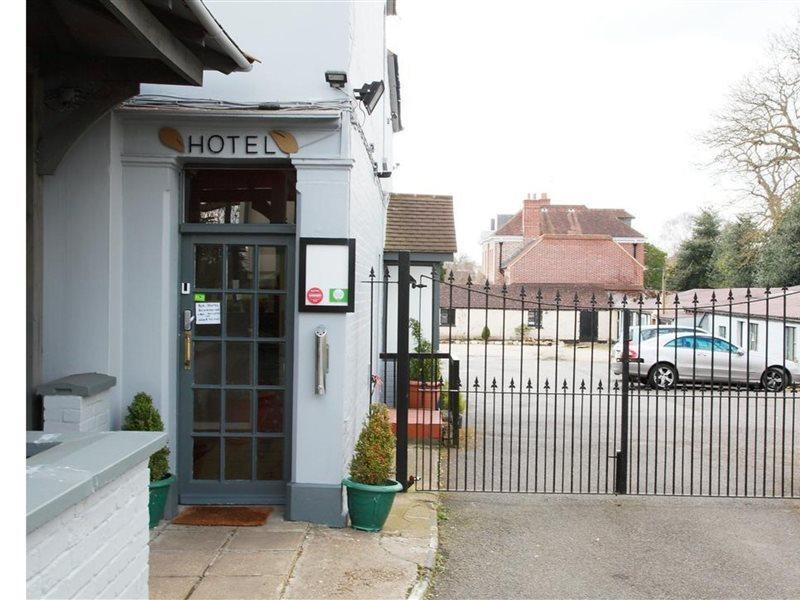 Hampton Court Hotel East Molesey Esterno foto
